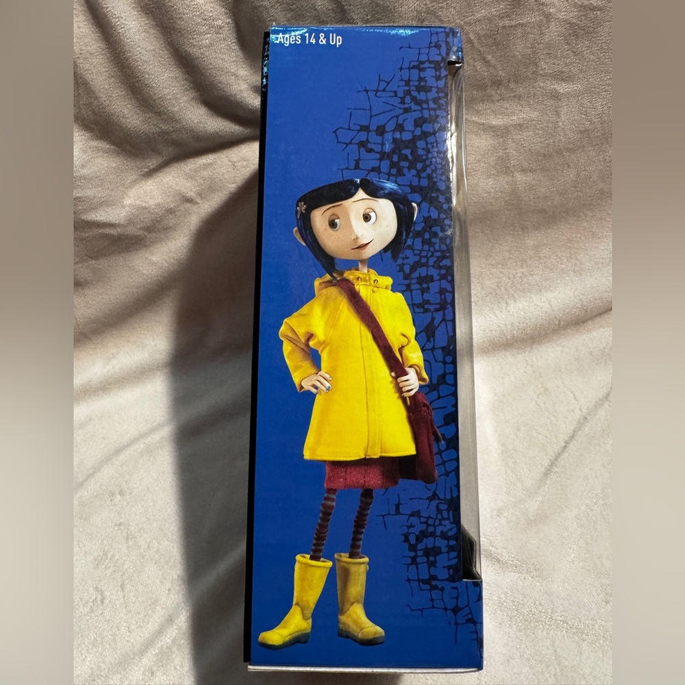 Coraline Doll Prop Replica NIB - Picture 6 of 11